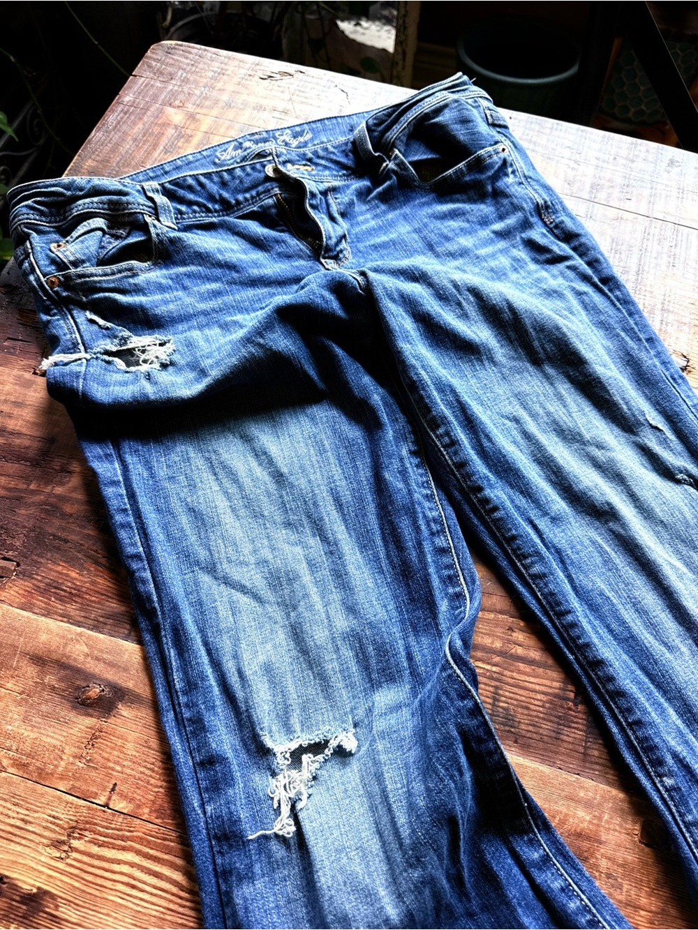 American Eagle Women’s slim boot Distressed Stretch Jeans size 14